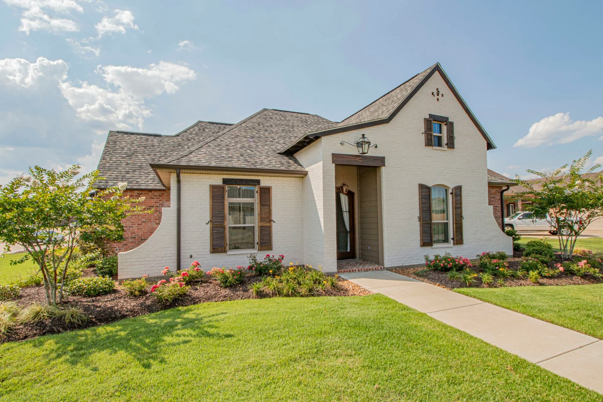 Advantage Plus Roofing LLC: Alabama Roofer project